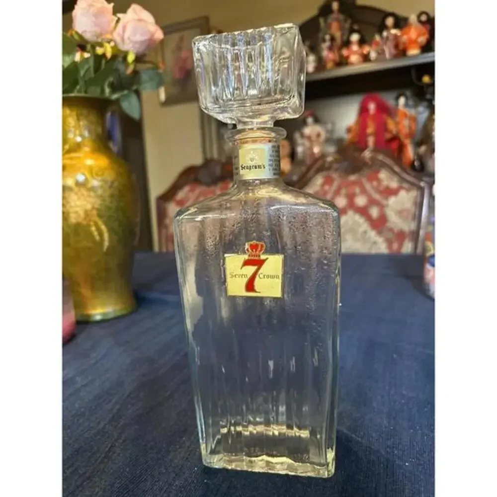 Decanter  vintage Seagram's 7 Crown Whiskey Bottle Decanter is a must-have for a